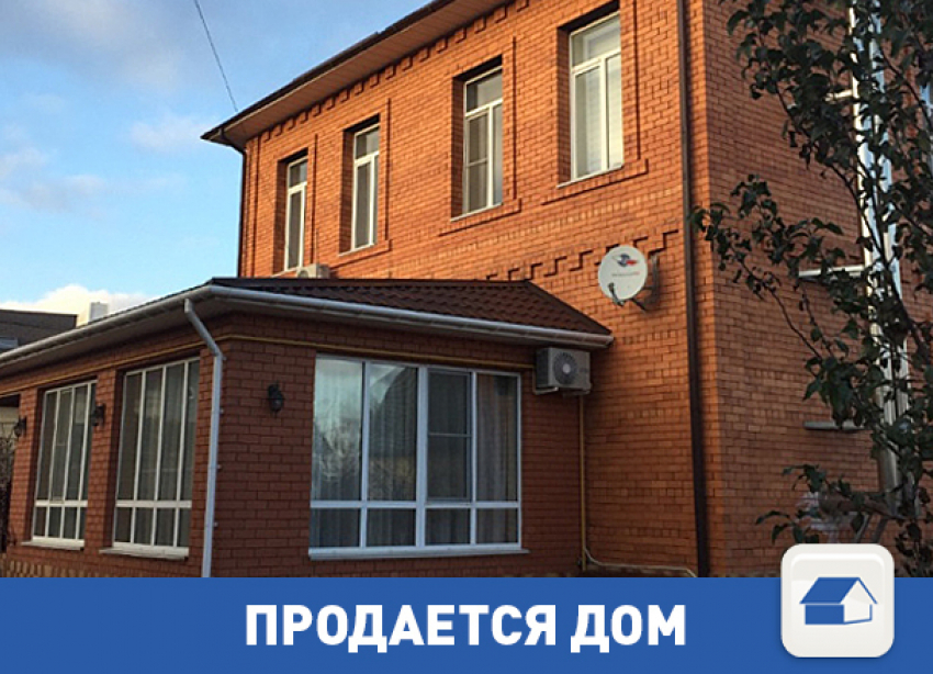 Продается шикарный особняк из красного кирпича