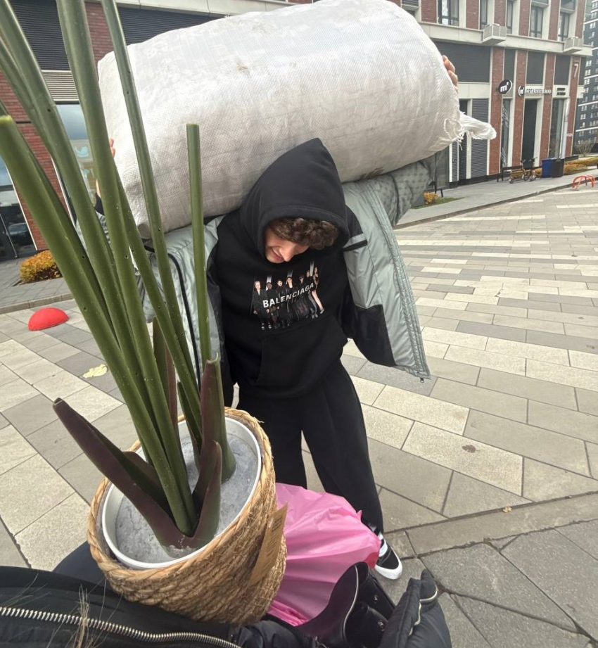 Блогер Аня Покров показала переезд на новую квартиру