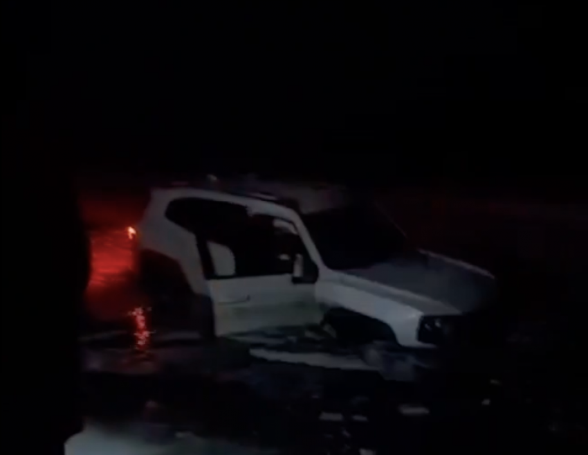 Машина с волгоградцами провалилась под лед в новогоднюю ночь: шок-видео 