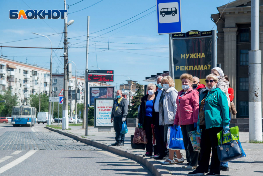 Еще один человек умер и 104 заразились коронавирусом в Волгоградской области