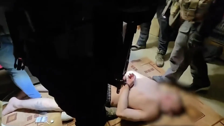 Стрельбу в многоквартирном доме устроил волгоградец со Спартановки — видео 