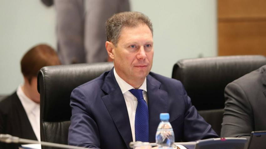 Один из самых стильных депутатов облдумы спрогнозировал волгоградцам зарплату 75 000 рублей