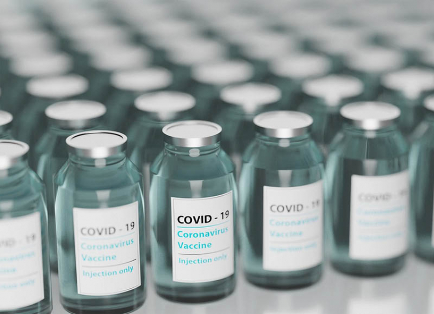 В Волгограде артисты прошли вакцинацию от COVID-19