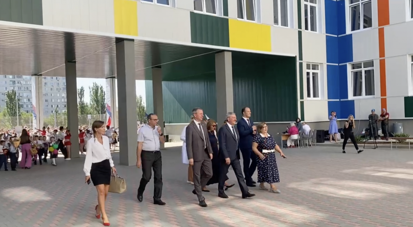 Элита волгоградской политики собралась на открытии новой школы-тысячницы