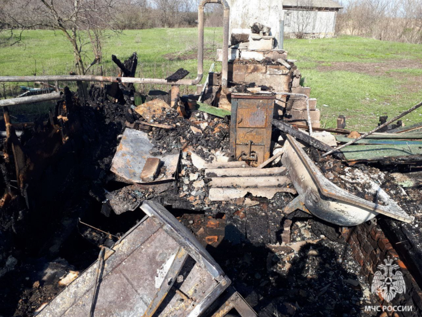 Обгоревший труп мужчины найден на месте страшного ночного пожара под Волгоградом