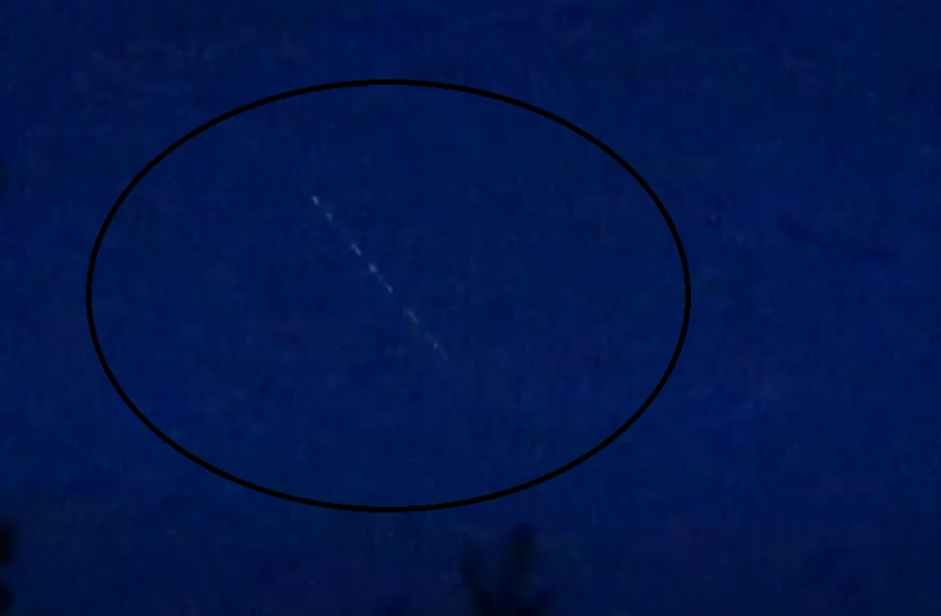 Странные светящиеся объекты на ночном небе заснял на видео волгоградец