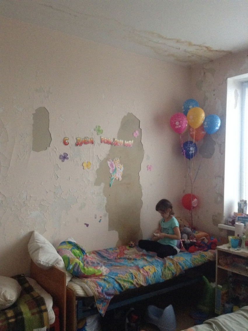 В волгоградской больнице №7 дети отметят Новый год в полуразрушенных палатах