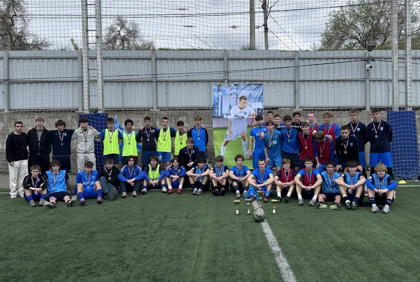  В Волгограде трогательно вспомнили погибшего год назад 16-летнего футболиста – видео