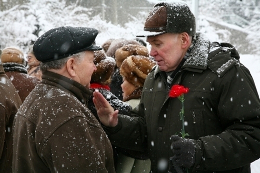 Открытку от губернатора и 1000 рублей получат участники Сталинградской битвы к знаменательной дате