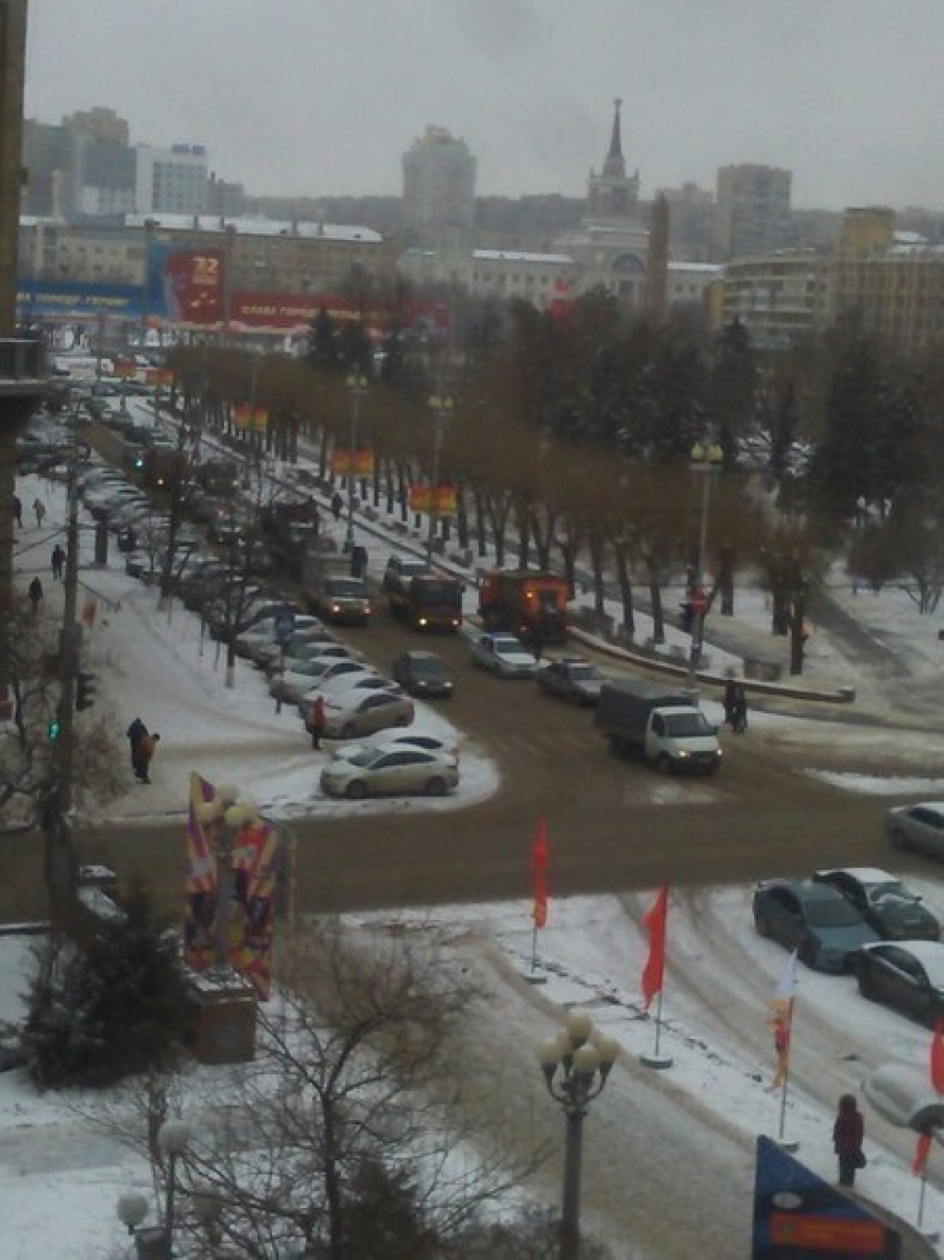 В Волгограде за ночь вывезли 507 кубометров снега