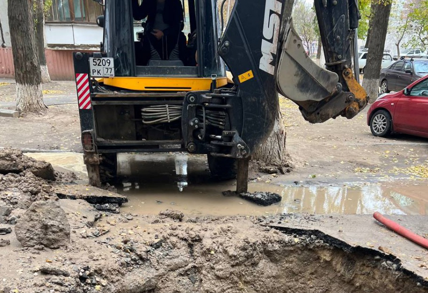 Коммунальный прорыв оставил несколько домов без воды на юге Волгограда