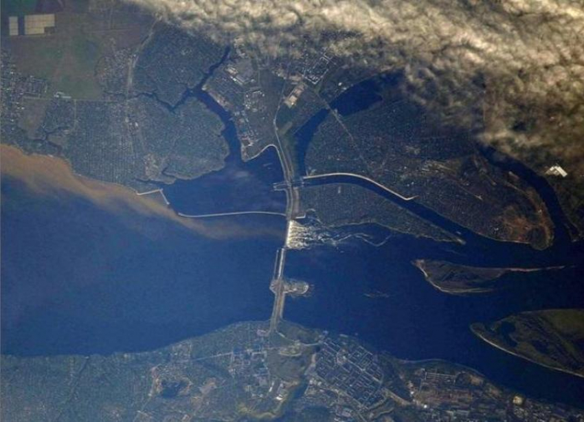 В небе над Волгоградом пролетит МКС и китайская станция: даты, когда их можно увидеть 