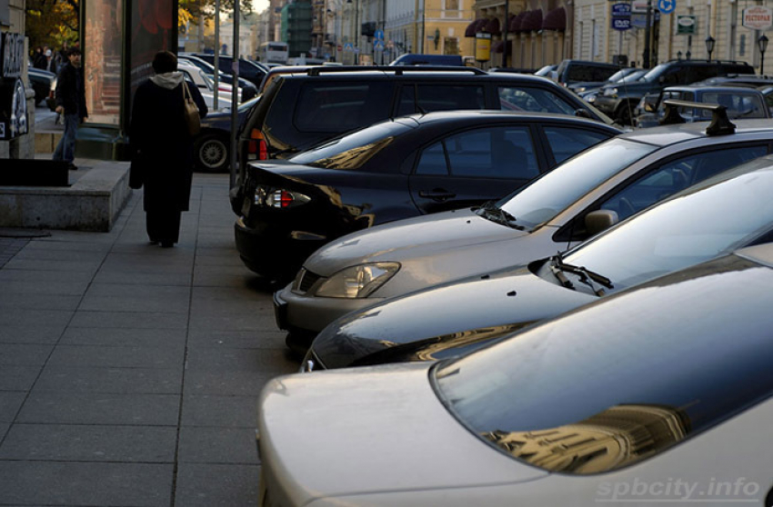 Волгоградских автовладельцев накажут рублем за неправильную парковку
