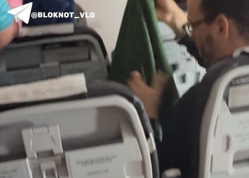 Заблокированных в самолете пассажиров из Египта отправили в Волгоград по проблемной трассе 