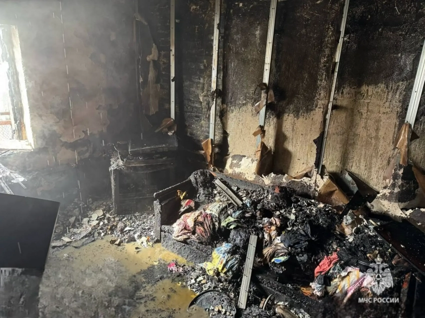 Подробности треш-пожара в кирпичном доме в Волгограде назвали в МЧС