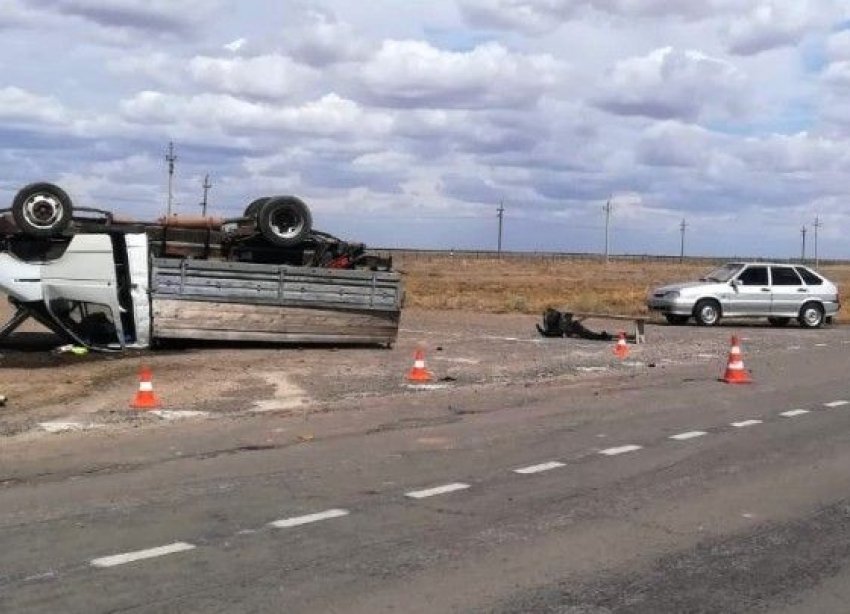 На трассе Астрахань - Волгоград в ДТП пострадали пять человек