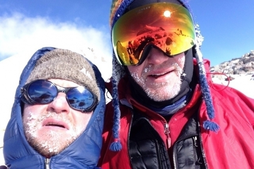 Олег Савченко идет в зону смерти на Эверест капсулировать трупы альпинистов 