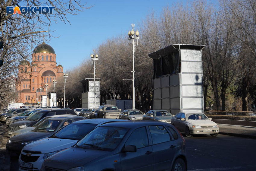 В центре Волгограда подготовят 6 тысяч парковочных мест в праздничные дни: список