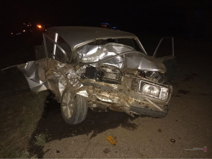 Водитель «семерки» попал в смертельное ДТП с трактором в Волгоградской области