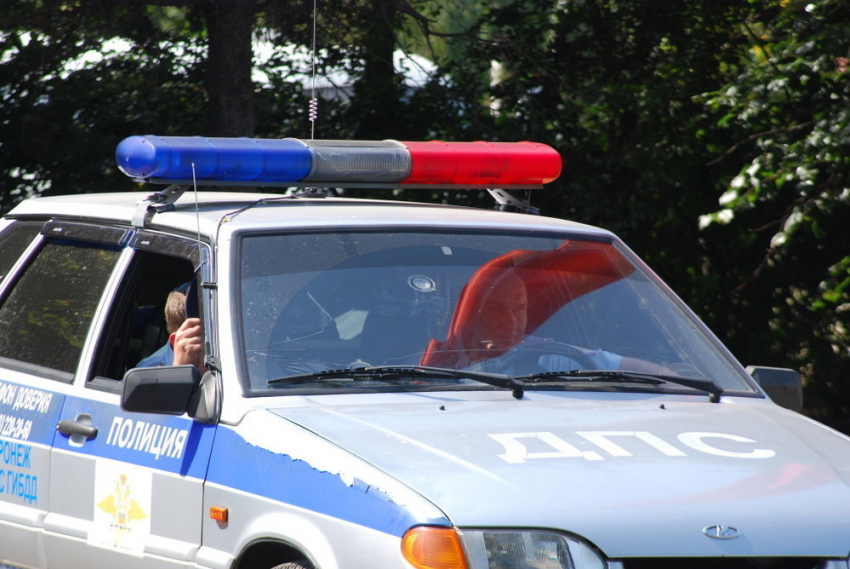 Полицейские разыскивают скрывшегося с места ДТП водителя в Волгограде