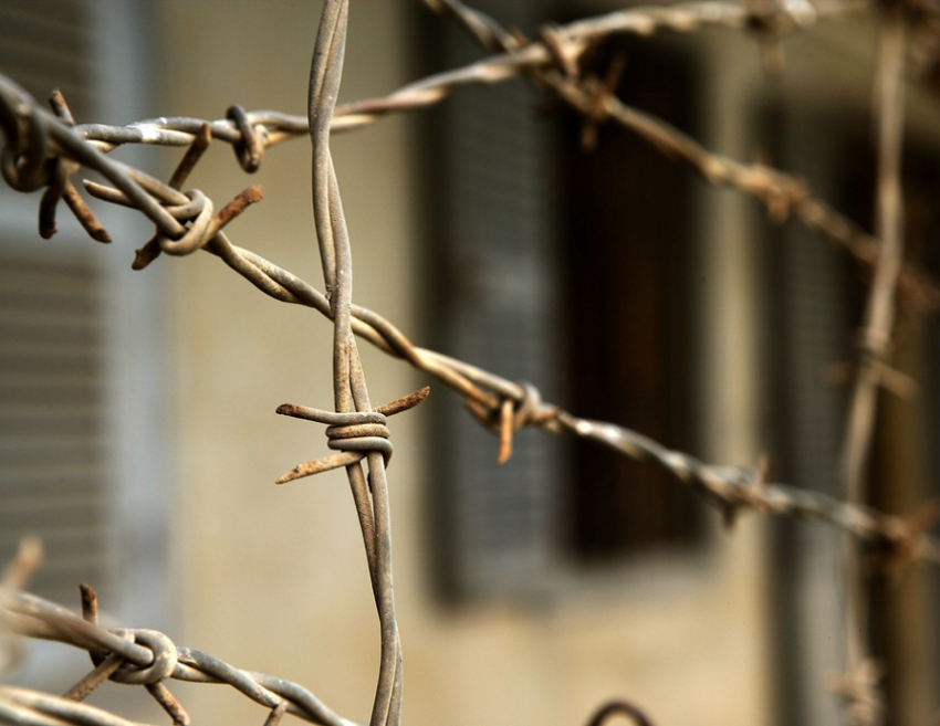 Волгоградцу грозит до 2 лет тюрьмы за ограбление немца