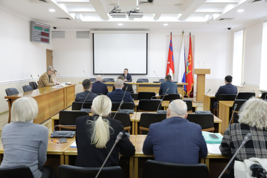 Волгоградские депутаты втайне готовят внеочередное заседание ради важных вопросов