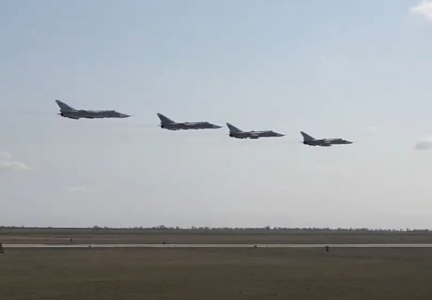 Тренировку бомбардировщиков к параду Победы в Волгограде сняли на видео