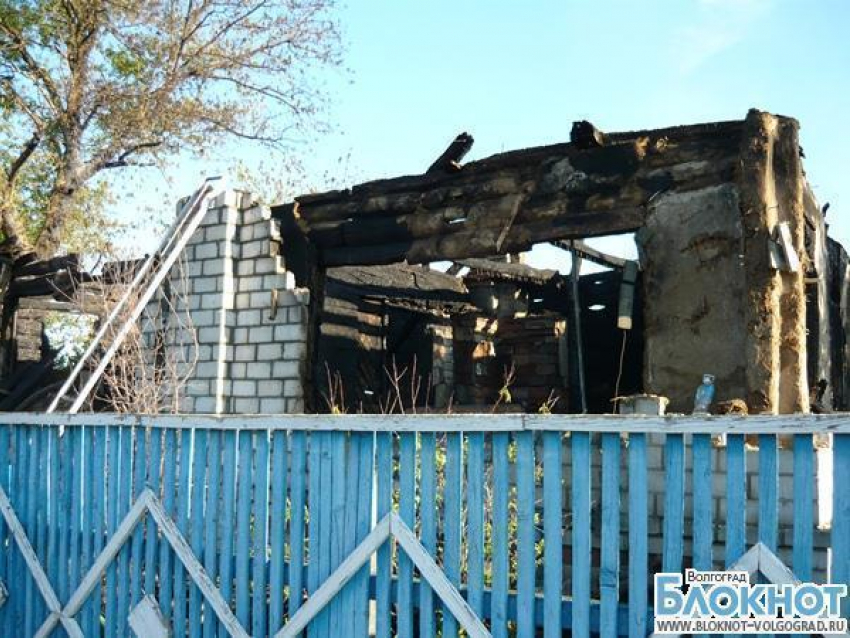 В Волгоградской области в пожаре обгорел мужчина
