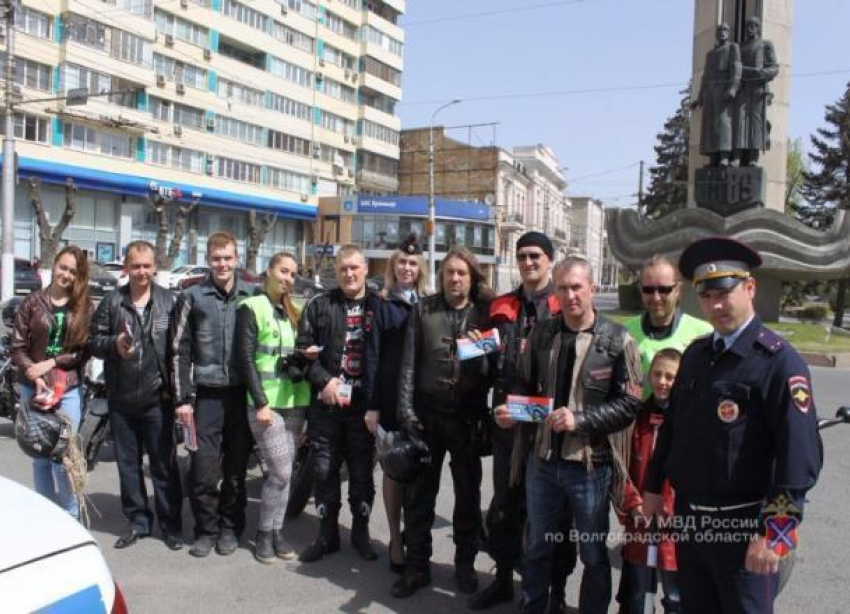 Волгоградских мотоциклистов благословили на начало сезона