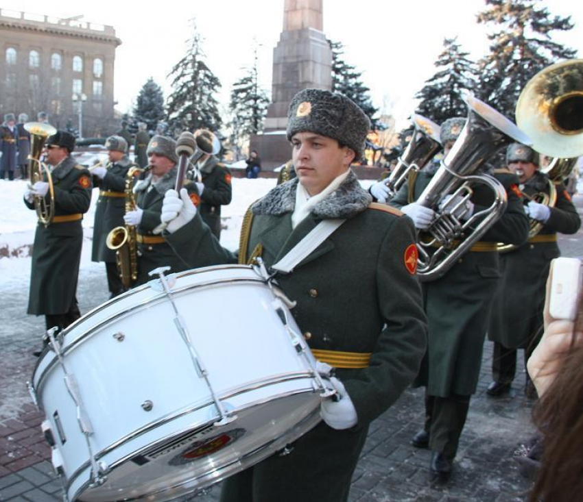 Фоторепортаж: в Волгограде прошла генеральная репетиция парада