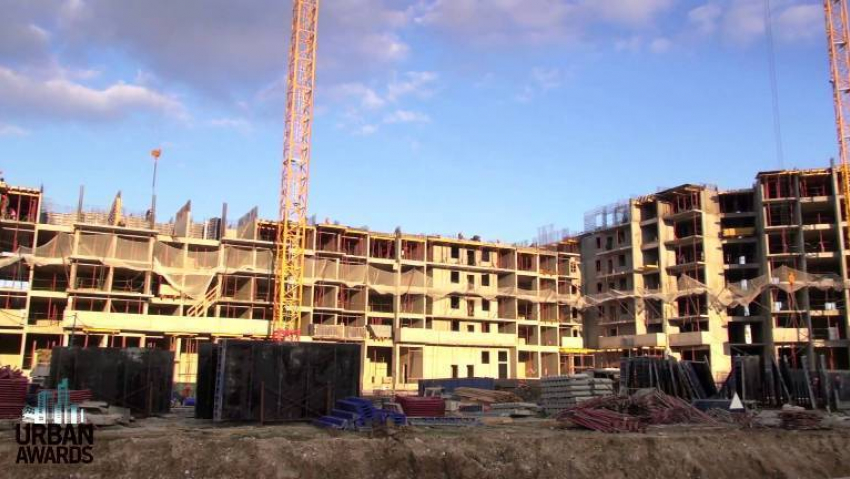 В Волгограде на стройке 44-летнего рабочего насмерть засыпало грунтом 