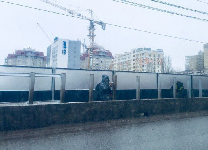 Волгоградцы дождались защитных экранов на Комсомольском путепроводе