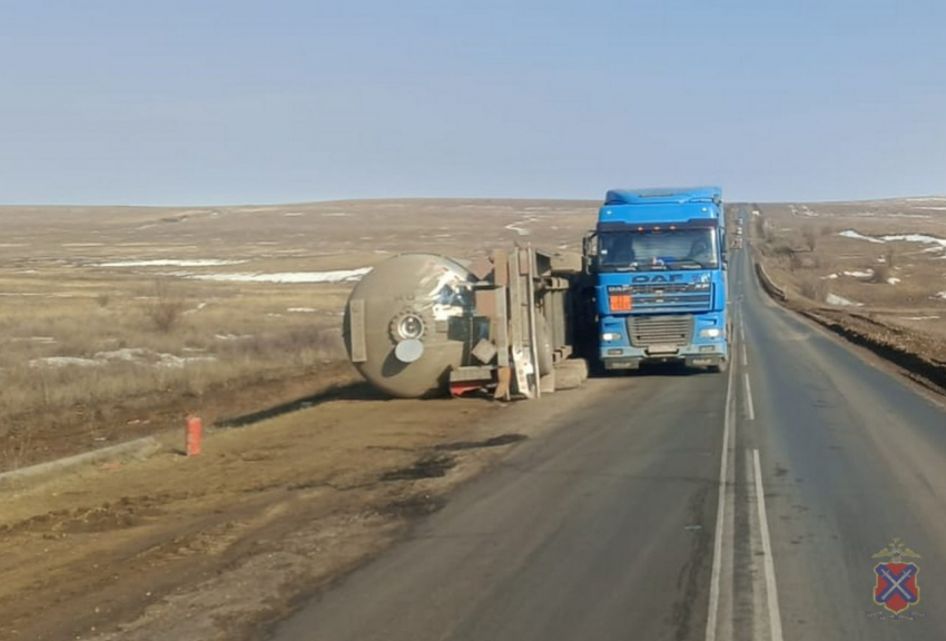 Движение заблокировано на трассе Волгоград — Саратов