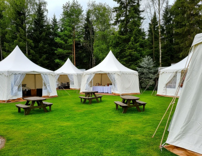 Гигантский фудкорт и детскую площадку мечты на неделю построят в чистом поле под Волгоградом