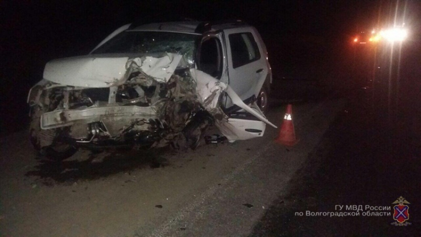 Столкновение Renault и Hyundai под Волгоградом: двое погибли, трое в больнице