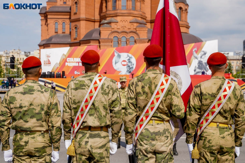 «Человек сгорит за час-два»: фейками про фляжки с ядовитой капсулой и отравленные конфеты пытаются сорвать 9 Мая