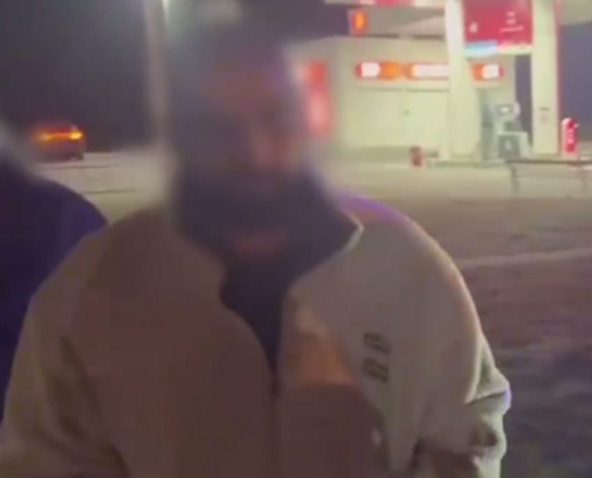 «Русский не знаю»: накопивший 268 штрафов водитель BMW тактично ушел от разговора с полицией в Волгограде