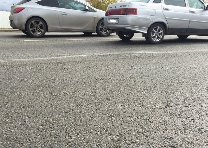 Свежий асфальт уже пошел буграми, - волгоградцы