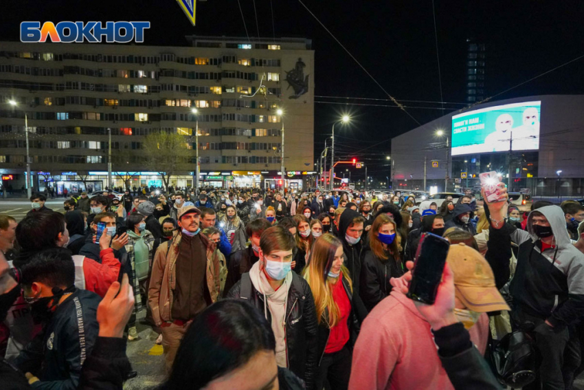 Штрафы на 105 тысяч рублей получили задержанные участники митинга в Волгограде