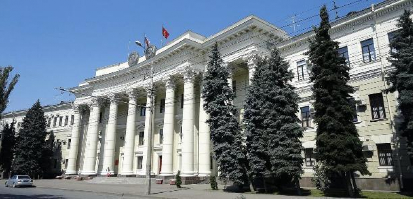 В Волгограде депутаты готовятся принять бюджет не глядя