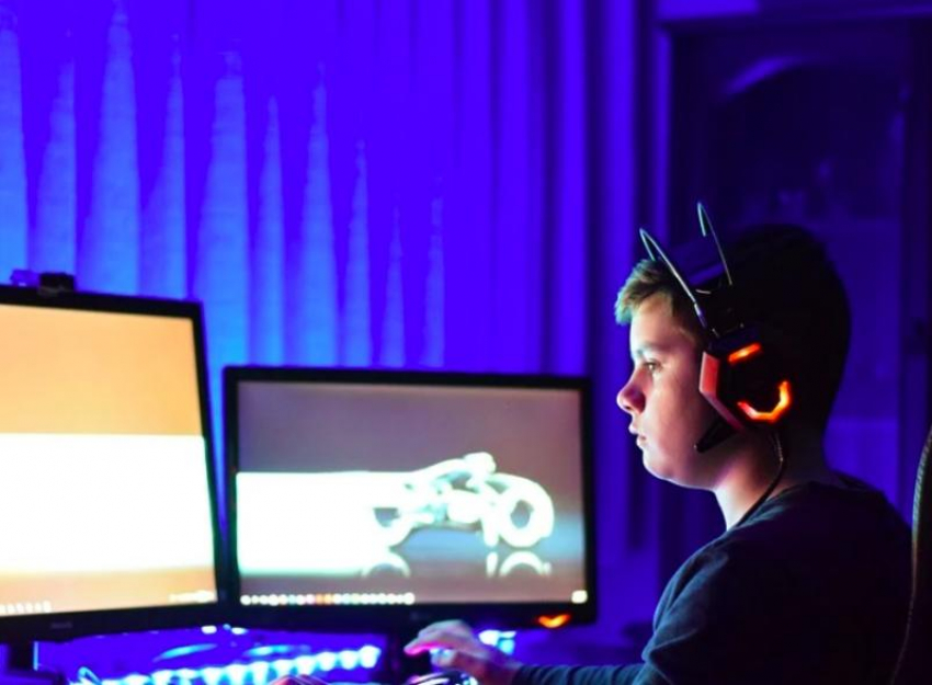 «Трагедия в Перми – четкий сигнал, что детей нельзя загонять в Сеть», – волжанка против дистанционного обучения