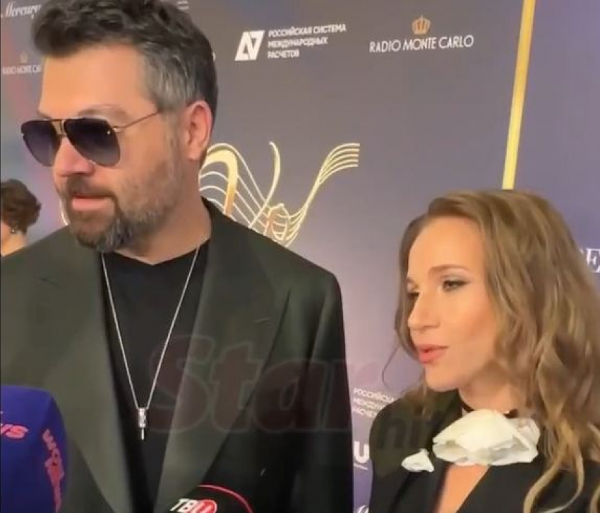 Жаркие танцы Алексея Чумакова с посторонней блондинкой оправдала без сомнений Юлия Ковальчук