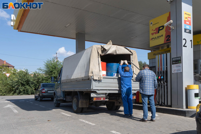 Путин остановил рост цен на бензин в Волгограде