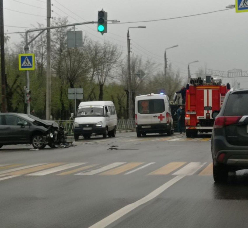 В старой части Волжского произошла страшная авария