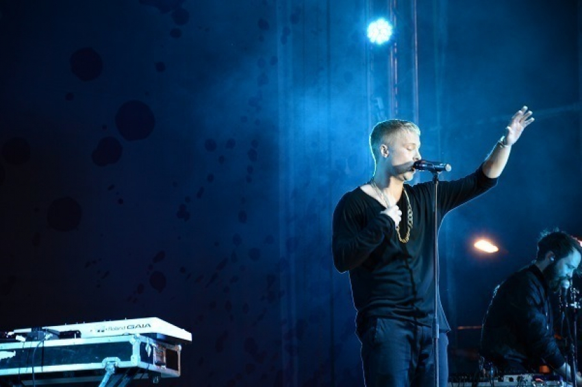 Концерт известного певца Ola на Дне молодежи в Волгограде прошел на «Ура»