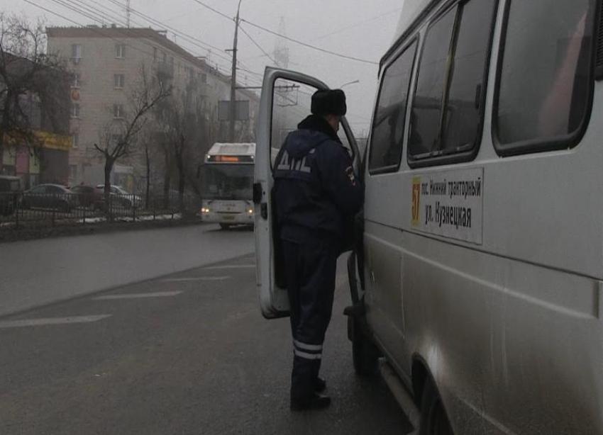 Массовые проверки автобусов и маршруток проходят в Волгограде