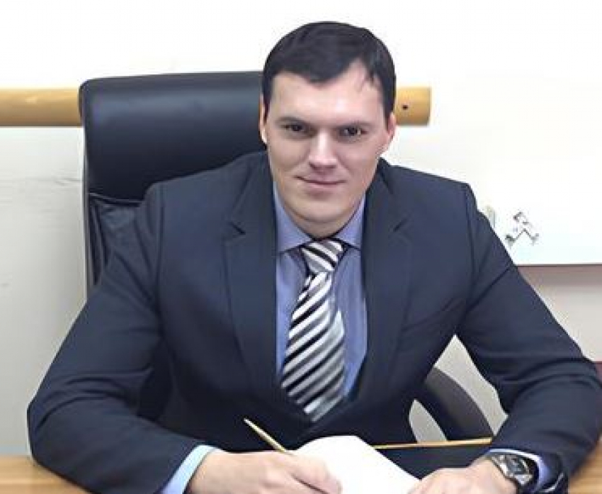 Таинственный красавец-чиновник Николай Алимов принимает поздравления в Волгограде 
