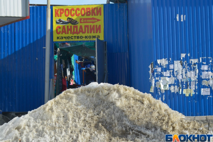 Прозревшие чиновники увидели еще один самострой на Тракторном рынке Волгограда