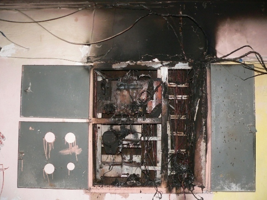 В Волгограде из-за задымления в многоэтажке эвакуировали 50 человек 