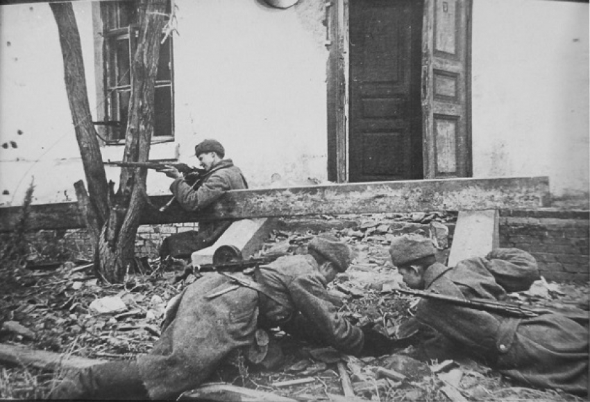 25 октября 1942 года – в Сталинграде  бессмертный подвиг совершает Матвей Путилов